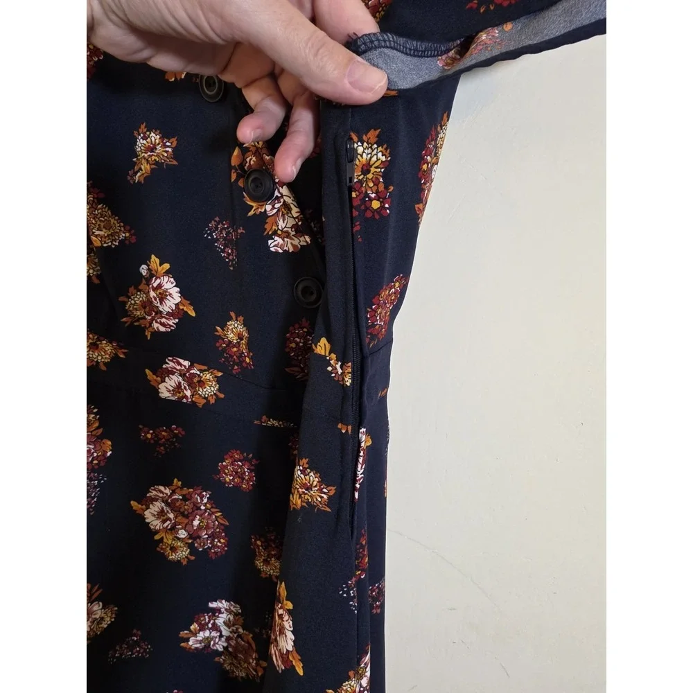 ModCloth Women's Sz 1X Sentimental‎ Special Floral Cap V-Neck Short Sleeve Dress - Picture 5 of 8